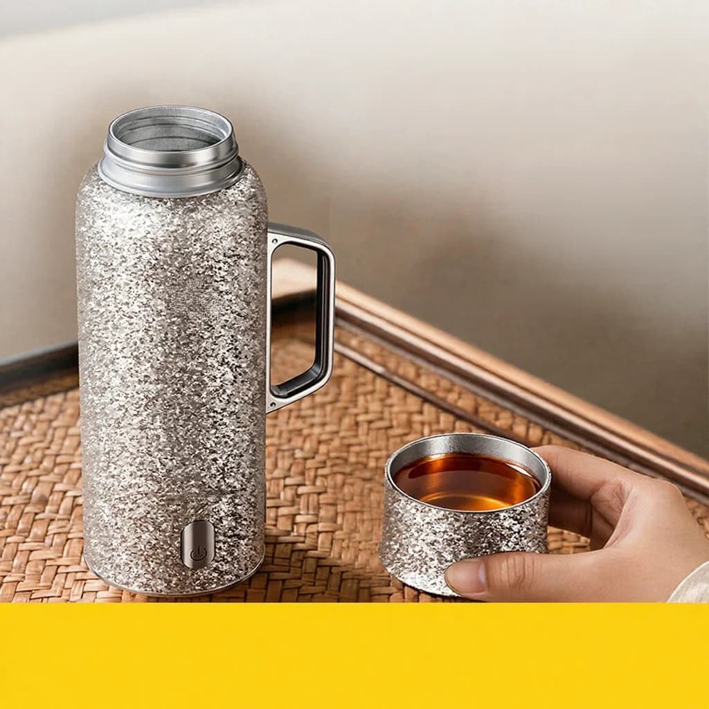 แก้วเก็บความร้อนไทเทเนียมแบบมีหูจับ 680ml กล่องของขวัญ